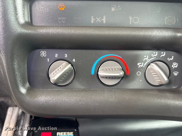 image for item EG9135 2004 Chevrolet C4500 dump truck