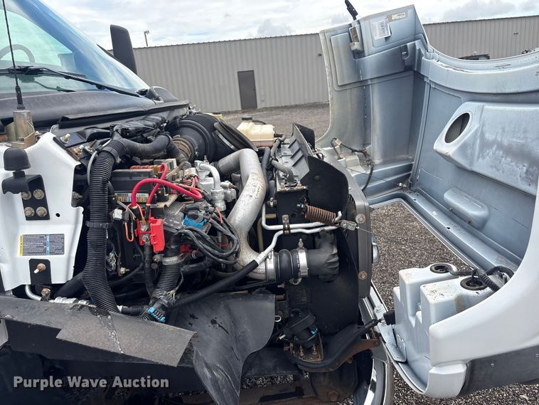 image for item EG9135 2004 Chevrolet C4500 dump truck