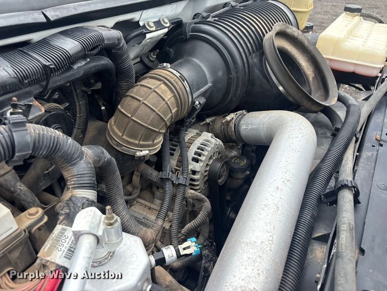image for item EG9135 2004 Chevrolet C4500 dump truck
