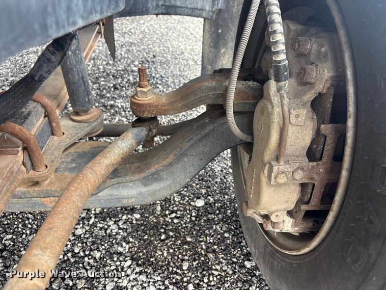 image for item EG9135 2004 Chevrolet C4500 dump truck
