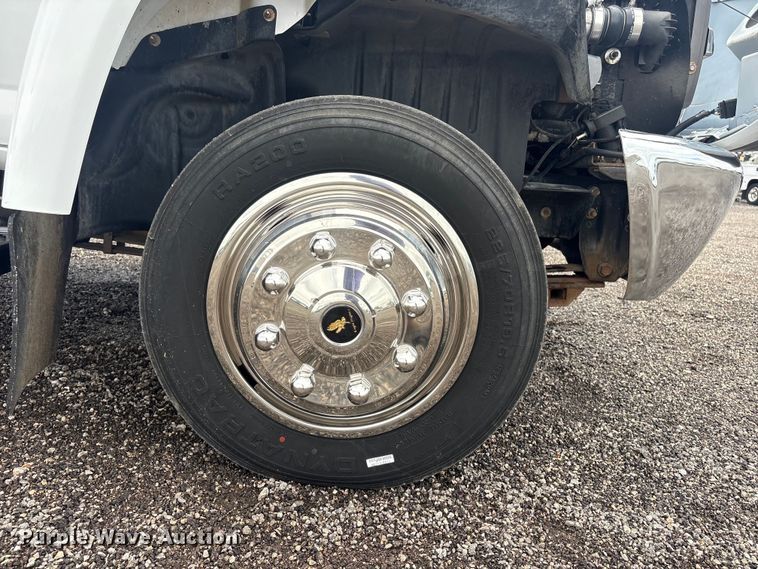 image for item EG9135 2004 Chevrolet C4500 dump truck