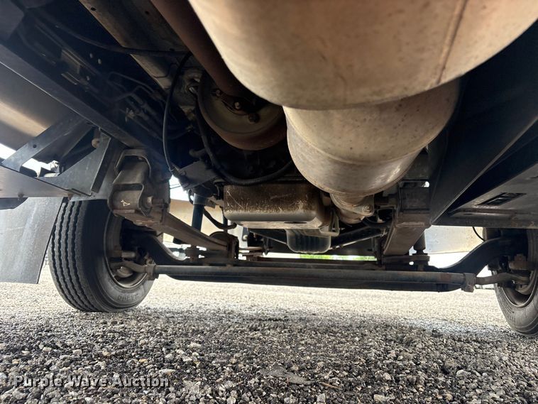 image for item EG9135 2004 Chevrolet C4500 dump truck