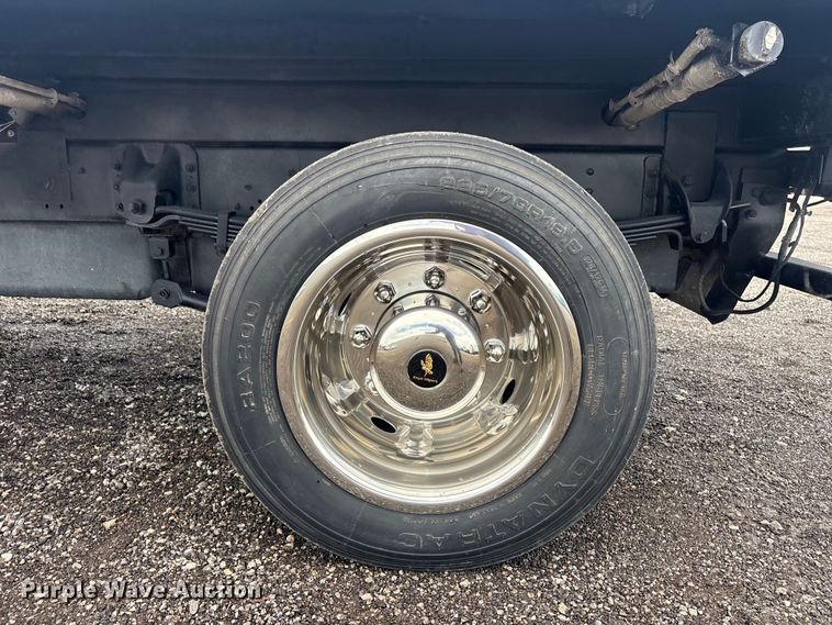 image for item EG9135 2004 Chevrolet C4500 dump truck