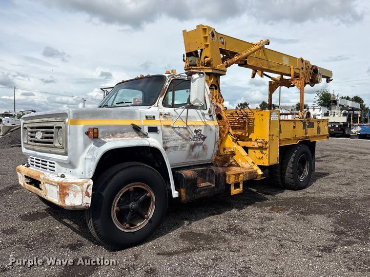 image for item EG9138 1986 Chevrolet C7 digger derrick truck
