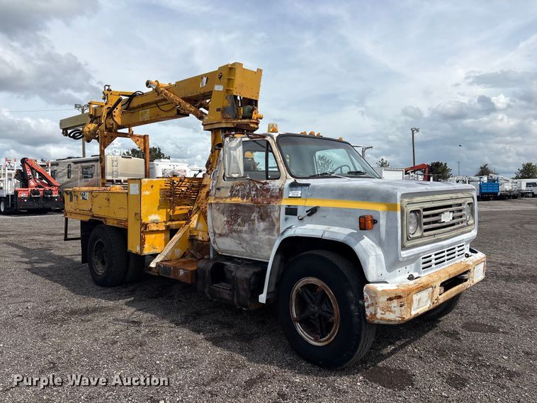 image for item EG9138 1986 Chevrolet C7 digger derrick truck