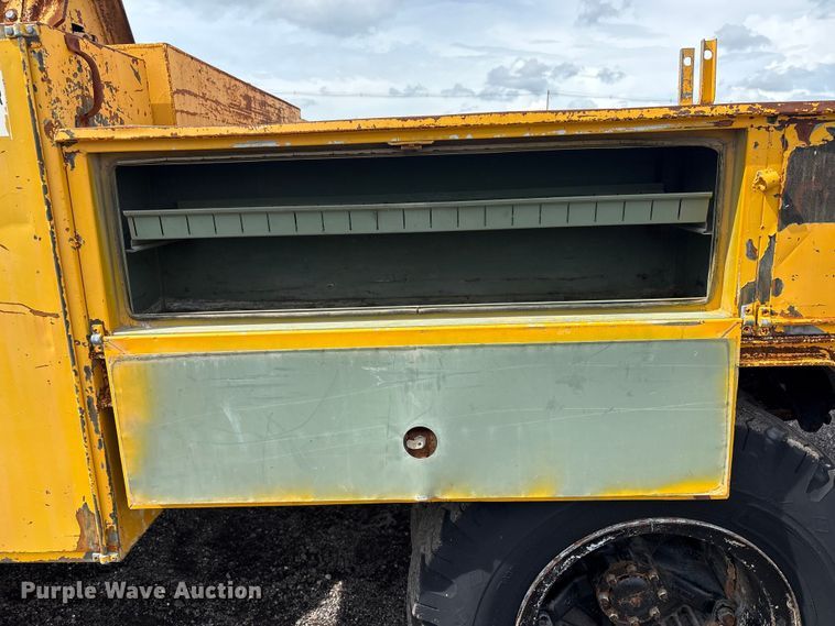 image for item EG9138 1986 Chevrolet C7 digger derrick truck