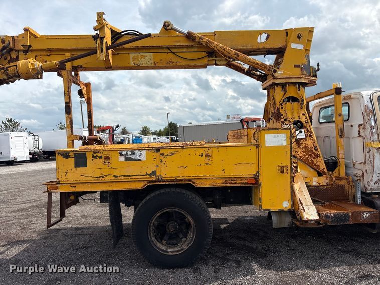 image for item EG9138 1986 Chevrolet C7 digger derrick truck