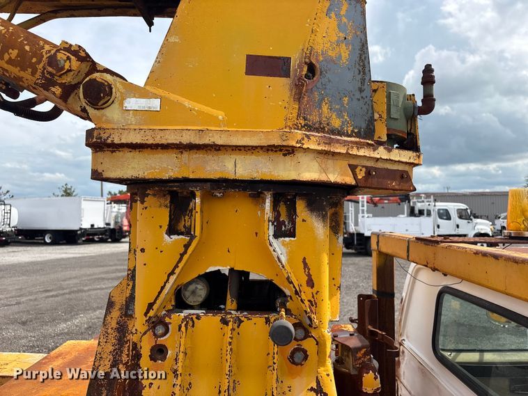 image for item EG9138 1986 Chevrolet C7 digger derrick truck