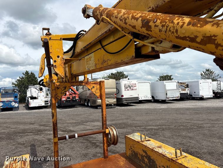 image for item EG9138 1986 Chevrolet C7 digger derrick truck