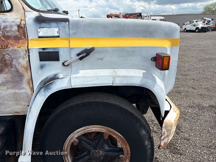 image for item EG9138 1986 Chevrolet C7 digger derrick truck