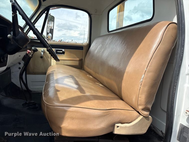 image for item EG9138 1986 Chevrolet C7 digger derrick truck