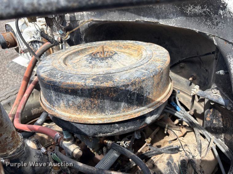 image for item EG9138 1986 Chevrolet C7 digger derrick truck