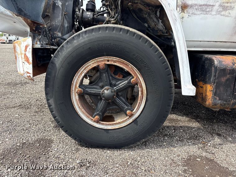 image for item EG9138 1986 Chevrolet C7 digger derrick truck