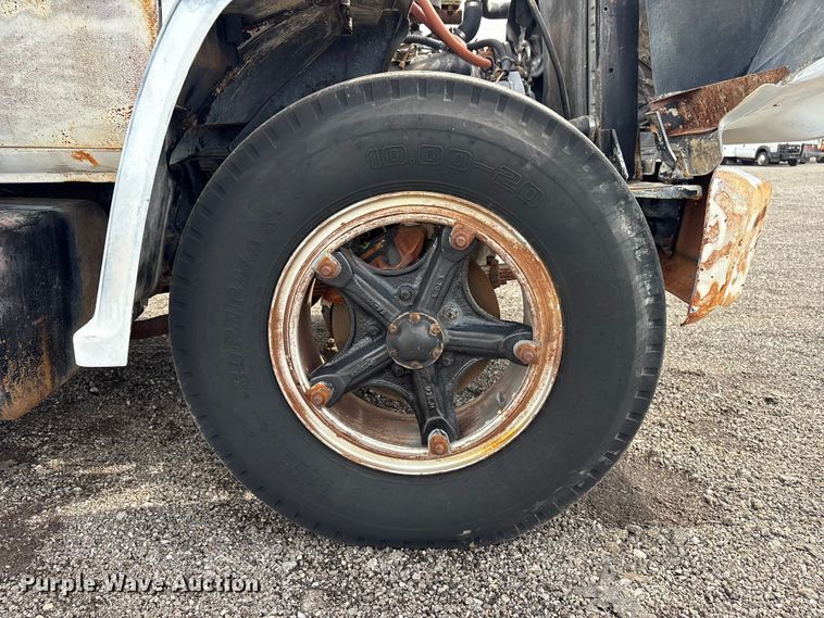 image for item EG9138 1986 Chevrolet C7 digger derrick truck