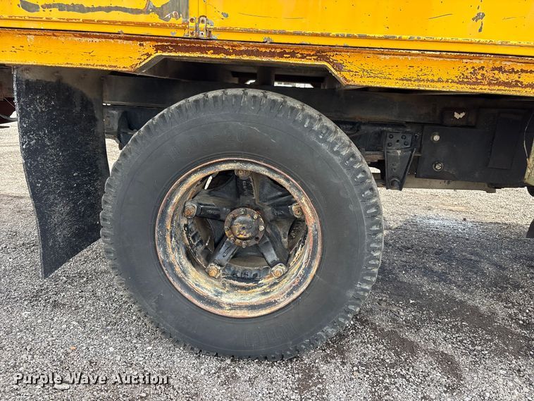 image for item EG9138 1986 Chevrolet C7 digger derrick truck