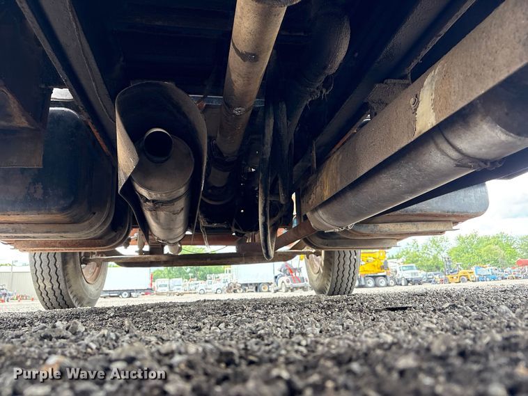 image for item EG9138 1986 Chevrolet C7 digger derrick truck