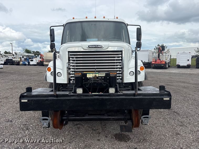 image for item EG9139 2012 Freightliner Business Class M2 crane truck