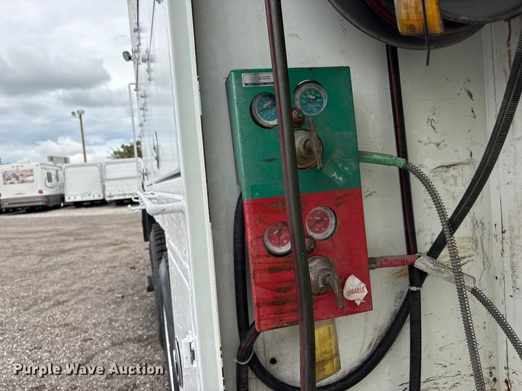 image for item EG9139 2012 Freightliner Business Class M2 crane truck