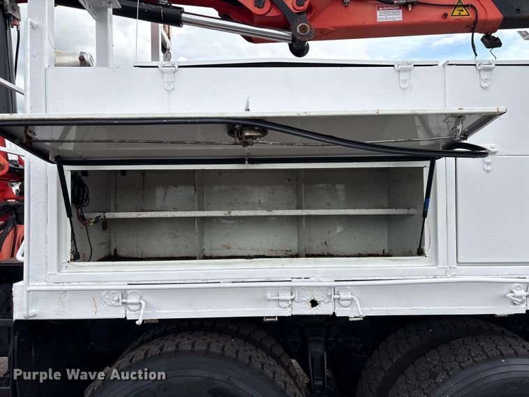 image for item EG9139 2012 Freightliner Business Class M2 crane truck