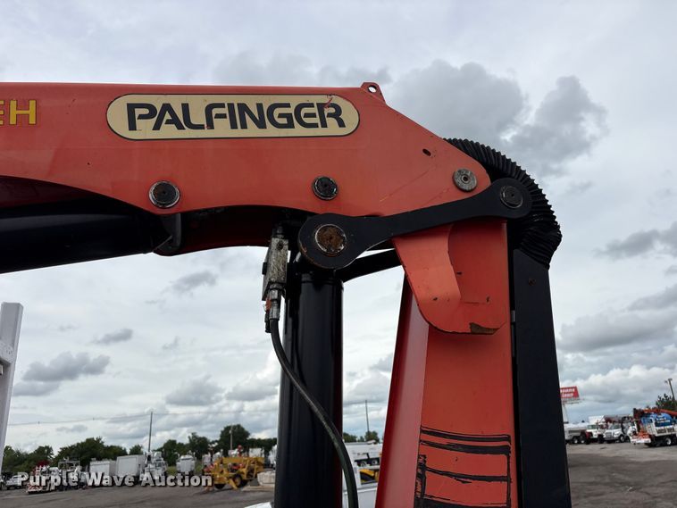 image for item EG9139 2012 Freightliner Business Class M2 crane truck
