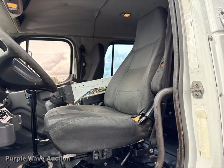 image for item EG9139 2012 Freightliner Business Class M2 crane truck