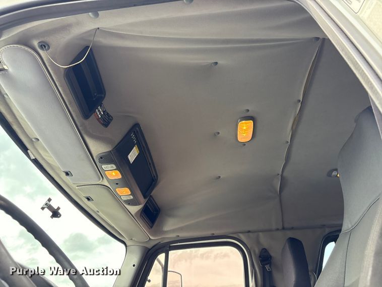 image for item EG9139 2012 Freightliner Business Class M2 crane truck