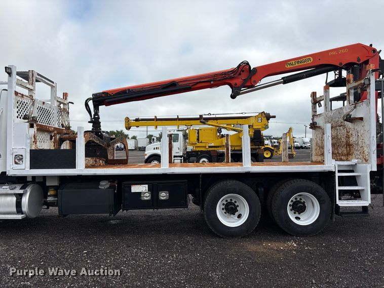image for item EG9141 2016 Freightliner 114SD grapple truck