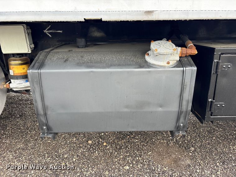 image for item EG9141 2016 Freightliner 114SD grapple truck