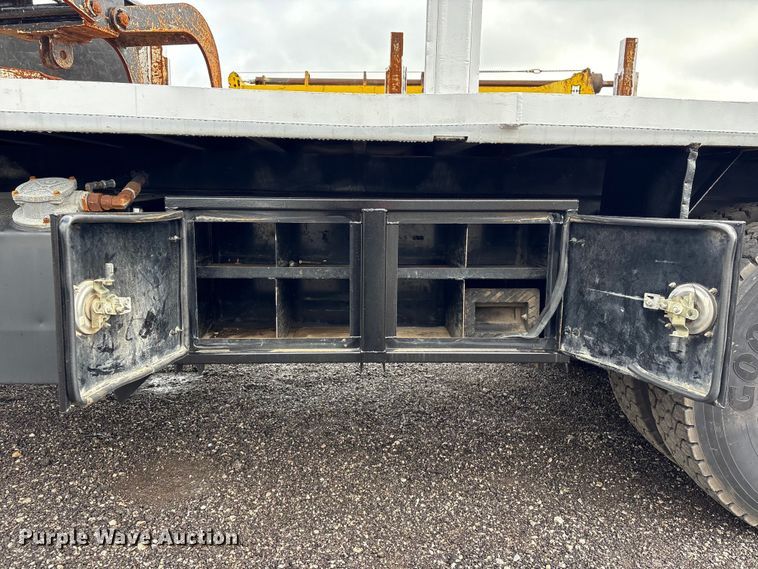 image for item EG9141 2016 Freightliner 114SD grapple truck