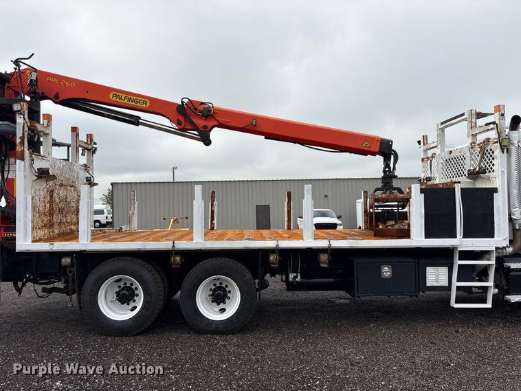 image for item EG9141 2016 Freightliner 114SD grapple truck