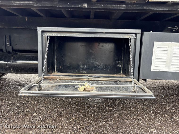 image for item EG9141 2016 Freightliner 114SD grapple truck