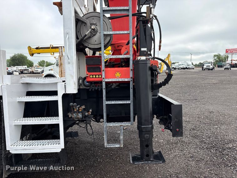 image for item EG9141 2016 Freightliner 114SD grapple truck