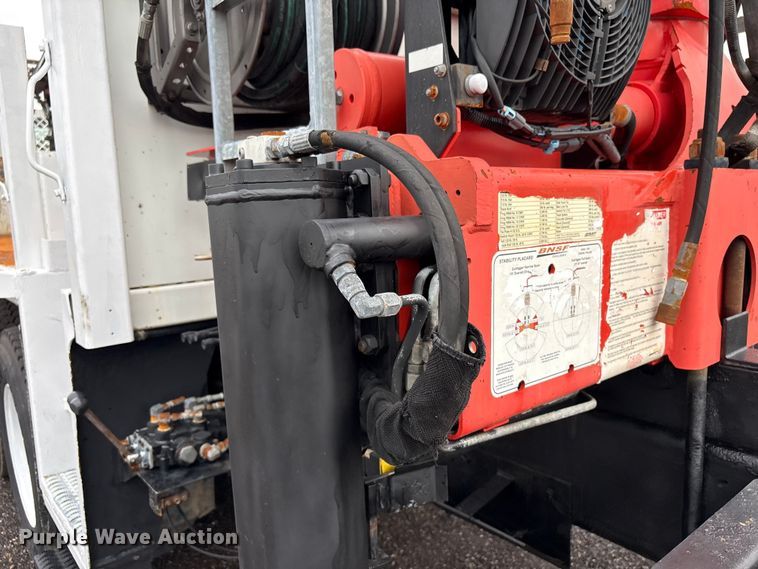 image for item EG9141 2016 Freightliner 114SD grapple truck