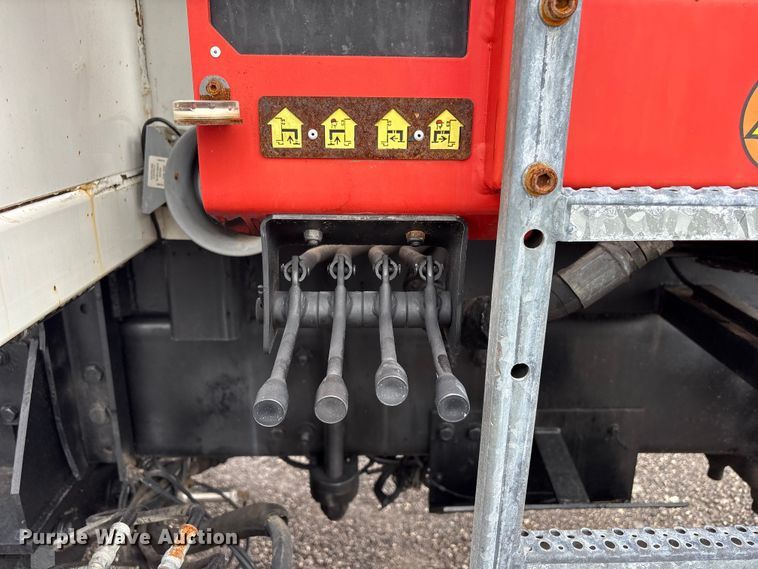 image for item EG9141 2016 Freightliner 114SD grapple truck