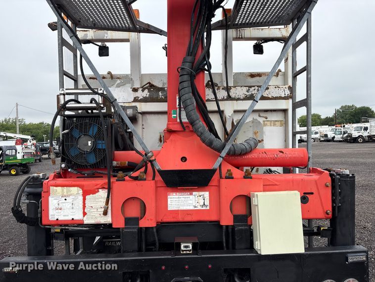 image for item EG9141 2016 Freightliner 114SD grapple truck