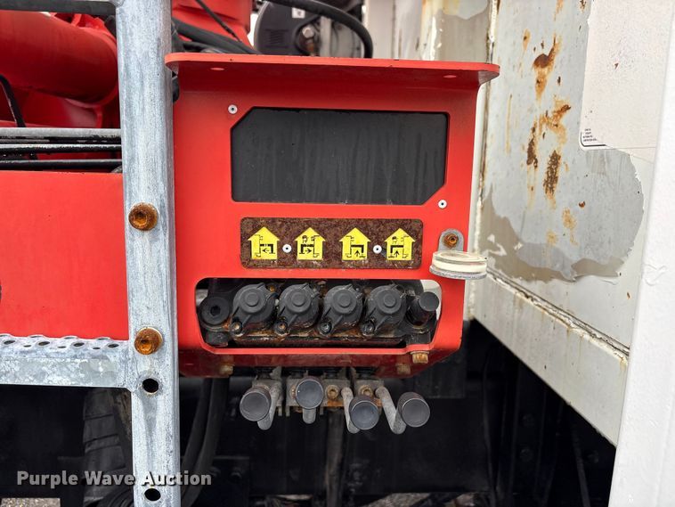 image for item EG9141 2016 Freightliner 114SD grapple truck