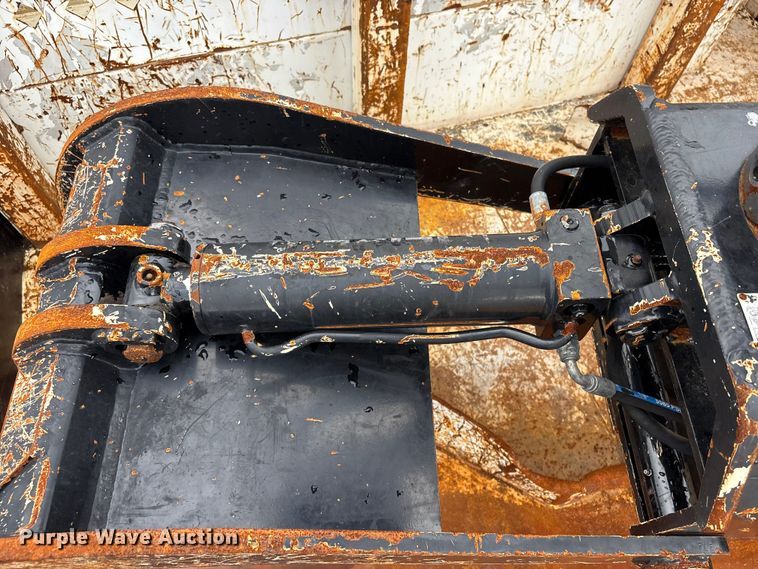 image for item EG9141 2016 Freightliner 114SD grapple truck