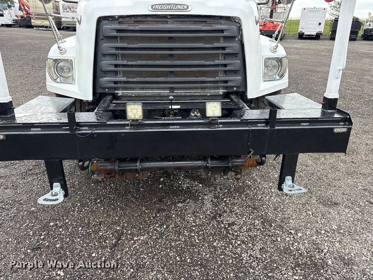 image for item EG9141 2016 Freightliner 114SD grapple truck