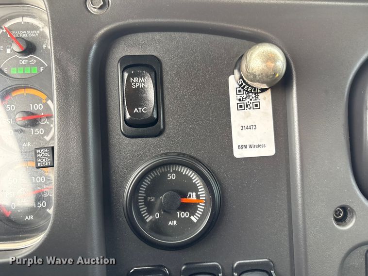 image for item EG9141 2016 Freightliner 114SD grapple truck