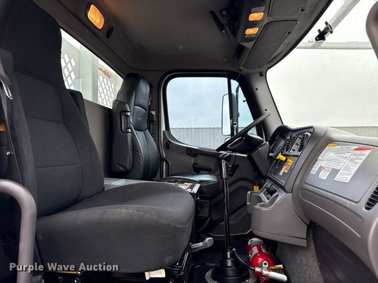 image for item EG9141 2016 Freightliner 114SD grapple truck
