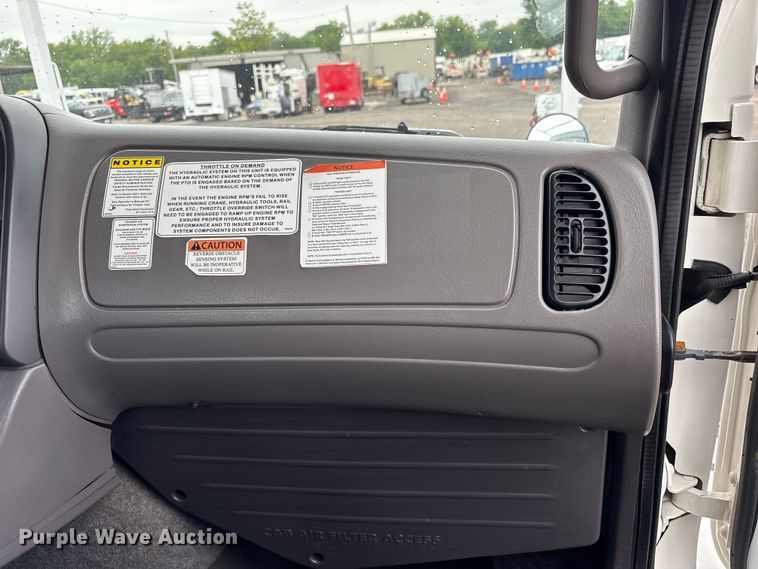 image for item EG9141 2016 Freightliner 114SD grapple truck
