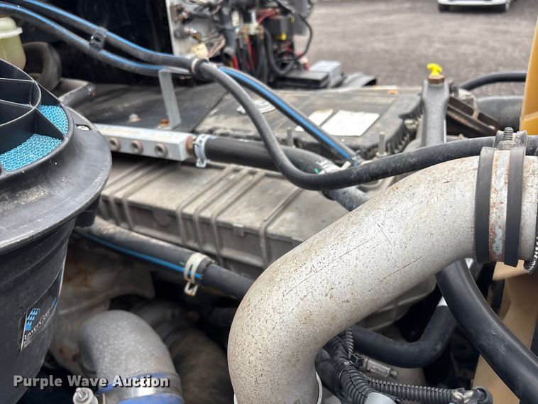 image for item EG9141 2016 Freightliner 114SD grapple truck