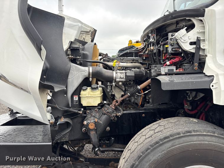 image for item EG9141 2016 Freightliner 114SD grapple truck