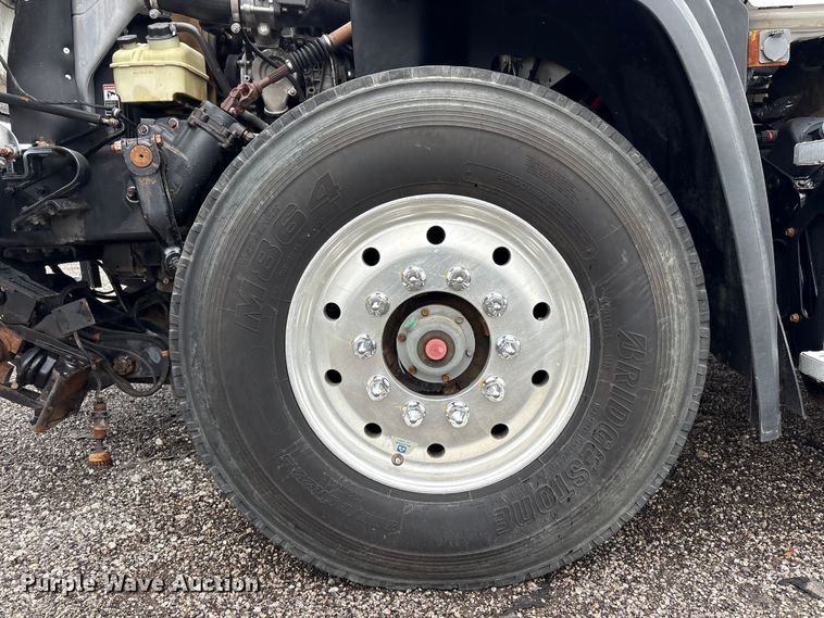 image for item EG9141 2016 Freightliner 114SD grapple truck