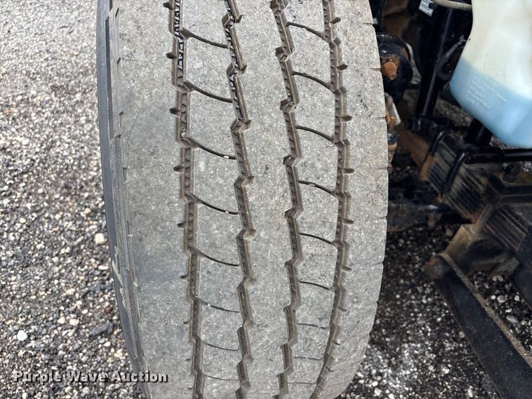 image for item EG9141 2016 Freightliner 114SD grapple truck