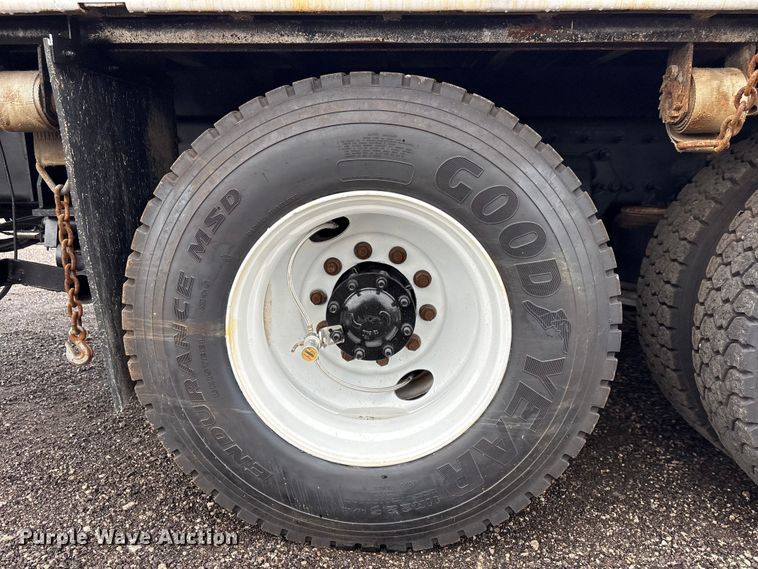 image for item EG9141 2016 Freightliner 114SD grapple truck