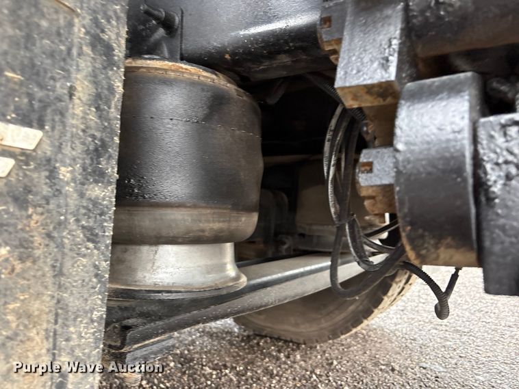 image for item EG9141 2016 Freightliner 114SD grapple truck