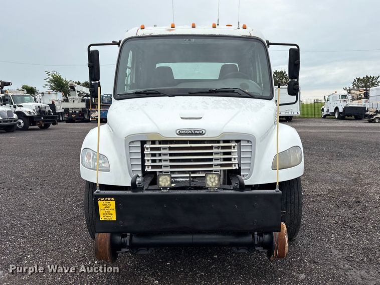 image for item EG9152 2007 Freightliner Business Class M2 Ext. Cab utility / service truck