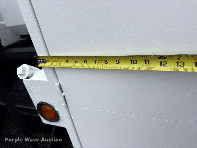 image for item EG9152 2007 Freightliner Business Class M2 Ext. Cab utility / service truck
