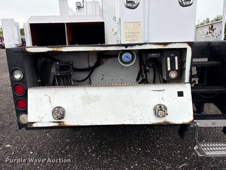 image for item EG9152 2007 Freightliner Business Class M2 Ext. Cab utility / service truck